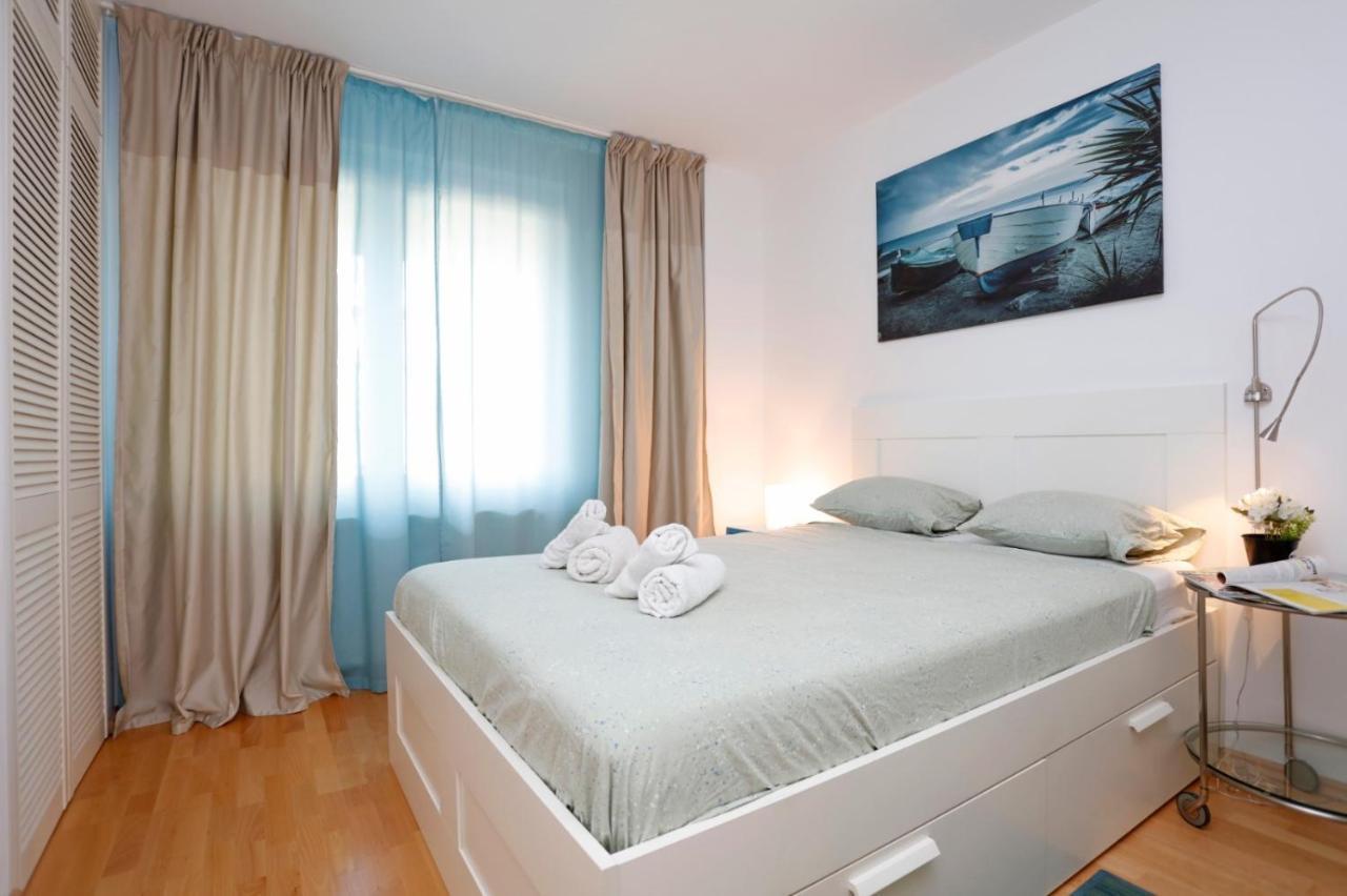 Gorgeous 2 Bedroom Duplex In City Center Bucureşti Eksteriør bilde